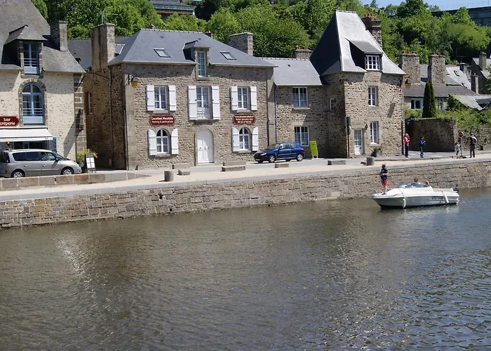 Au Fil De L\'Eau - Les Remparts
